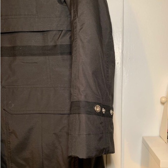 Hunter Parka in Black - Picture 6 of 9